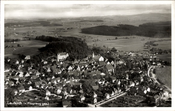Postcard Leutkirch im Allgäu Württemberg, aerial view of large landscape, numerous buildings