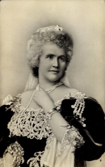 PC Elisabeth zu Wied, Queen of Romania, writer Carmen Sylva, portrait