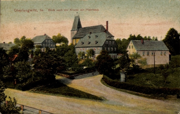 Ak Oberlungwitz in Sachsen, Blick nach der Kirche, Pfarrhaus, Landschaft, Gebäude