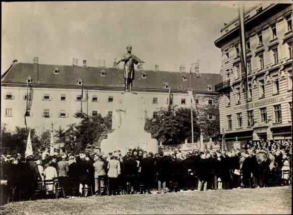 Photo Vienna 1 inner city, Dr. Karl Lueger memorial, unveiled in 1925, square on Wollzeile