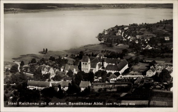Ak Insel Reichenau Bodensee, Totalansicht, Benediktiner Abtei, Luftbild