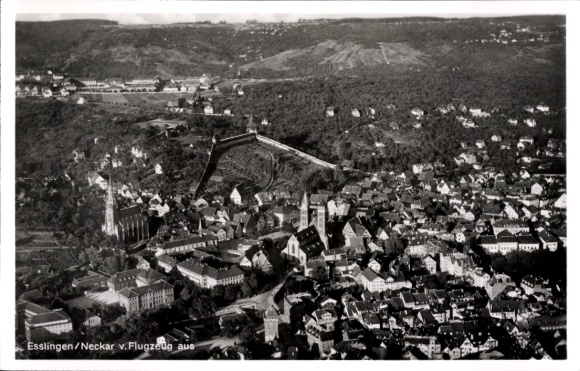 Ak Esslingen am Neckar, Luftaufnahme von  Stadtansicht, Landschaft, Neckar