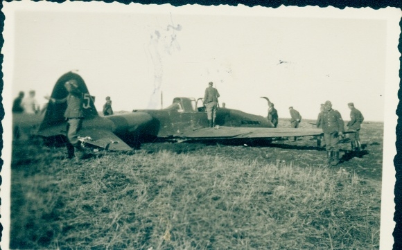 Photo Belly landing of a Russian attack aircraft, crashed Russian fighter plane