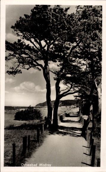 Postcard Międzyzdroje Baltic Sea resort Misdroy Pomerania, narrow path