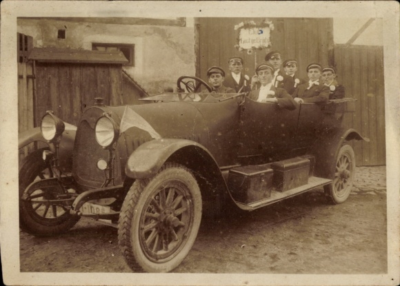 Foto Ak Rammenau Sachsen, Junge Männer im Automobil, Club Lustige Brüder, Erwin Jacob, Erich König