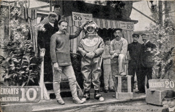 Postcard Fere Foraine, Le Scaphandrier, diver, folk festival, attraction