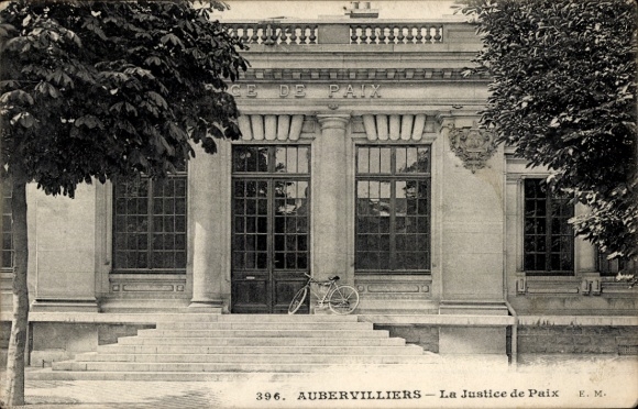 Ak Aubervilliers Seine Saint Denis, La Justice de Paix, Gebäude, Fahrrad,  Architektur