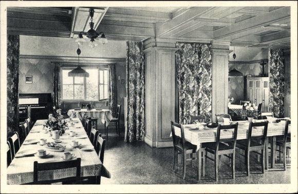 PC Zwingenberg on the mountain road in southern Hesse, Orbishöhe convalescent home, interior view, piano
