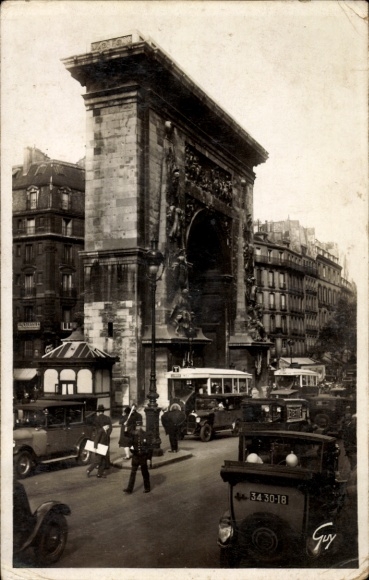 Ak Paris III Marais, Musee Carnavalet, Porte Saint-Denis, architectuur, drukke straten, oude auto's
