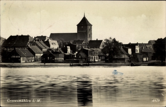 Postcard Grevesmühlen in the district of Northwest Mecklenburg, view of the town from the water