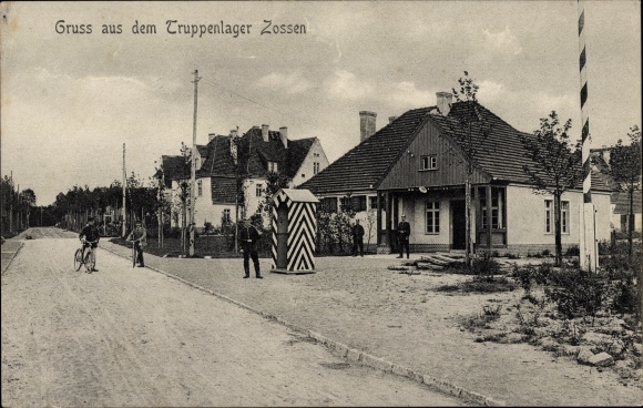 Postcard Zossen in Brandenburg, military camp, entrance, soldiers