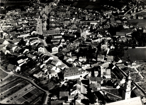 Ak Deggendorf im Bayerischen Wald Niederbayern, Fliegeraufnahme der Stadt