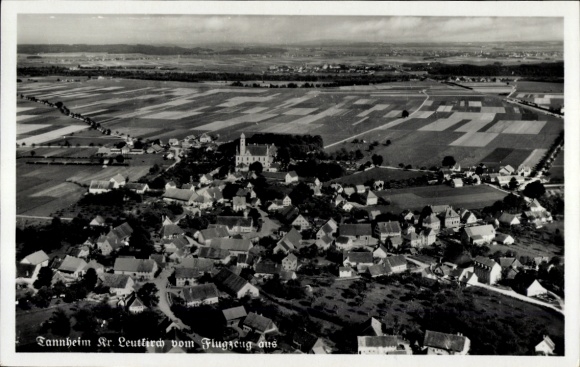 Ak Tannheim Villingen Schwenningen in het Zwarte Woud Baden, luchtfoto van velden en huizen