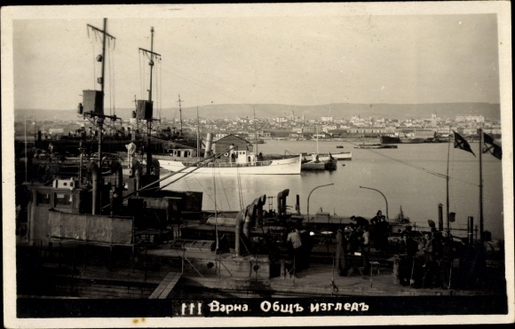 Photo Postcard Varna Varna Bulgaria, Warships of the Bulgarian Navy in the port