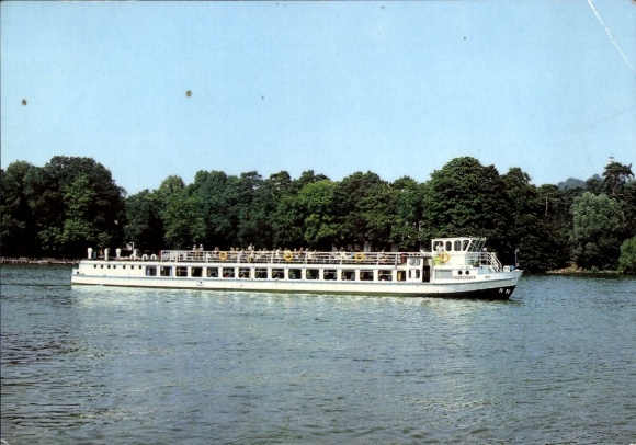 Ak Weiße Flotte Berlin, Fahrgastschiff der Stadtbezirksklasse auf dem Langen See