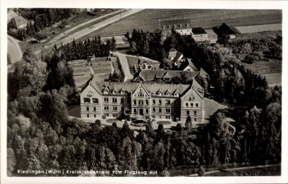 Postcard Riedlingen an der Donau Württemberg, district hospital, aerial photograph, architecture