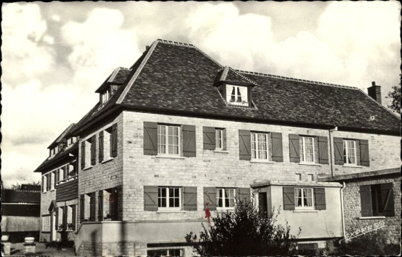 Ak Houlgate Calvados, Hotel-Restaurant Les Peupliers, mehrstöckiges Gebäude, Fenster mit Läden