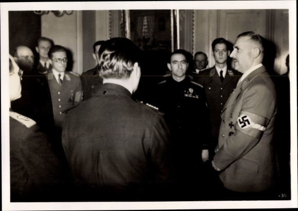 Photo Berlin, 2nd German-Italian Cultural Congress, Minister of Education Rust, students 1941
