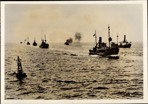 Photo Heinrich Hoffmann, German outpost boats in the North Sea, December 1939