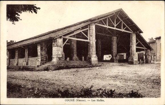 Postcard Couhé Vérac Vienne, market hall, wooden construction, BOURIN, Vienne, Les Halles, rural surroundings
