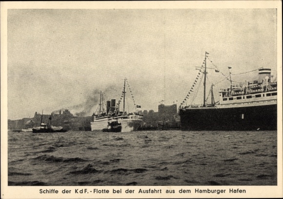 Postcard Ships of the KdF fleet leaving the port of Hamburg, Reichstag 1937