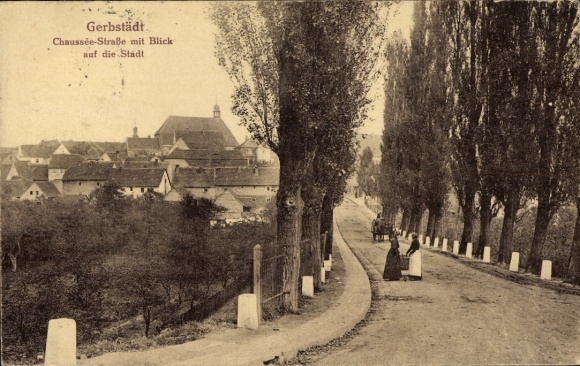 Ak Gerbstedt im Harzvorland, Chaussée Straße mit Blick auf die Stadt