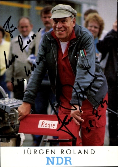 Postcard film director and actor Jürgen Roland, standing portrait, director's chair, autograph