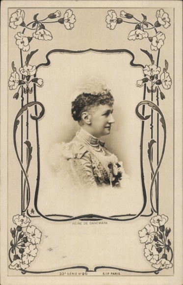 Passepartout Postcard Queen of Denmark, Portrait, White Flowers