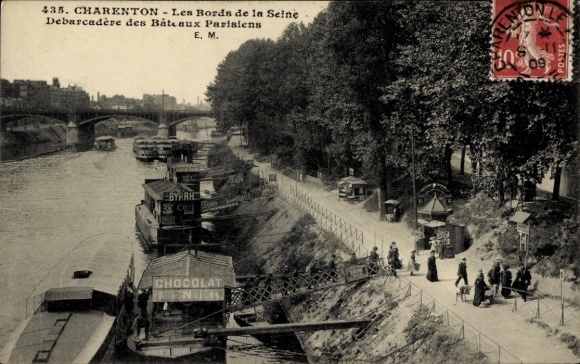 KP Charenton le Pont Val de Marne, przystań dla paryskich statków