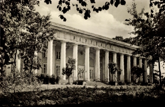 Postcard Lauterbach Putbus on the island of Rügen, convalescent home Haus Goor, front view with columns...