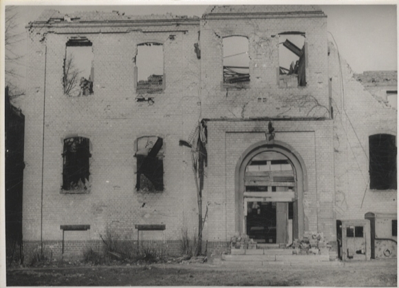 Original Fotos Berlin Wilmersdorf, zerstörtes Stadthaus, um 1945/46, ca. 12 x 17 cm