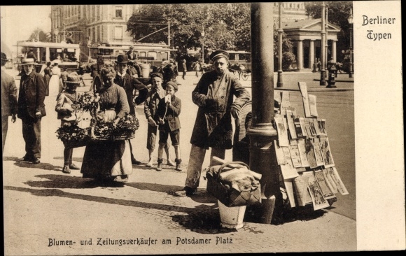 Postcard Berlin Tiergarten, flower and newspaper seller at Potsdamer Platz