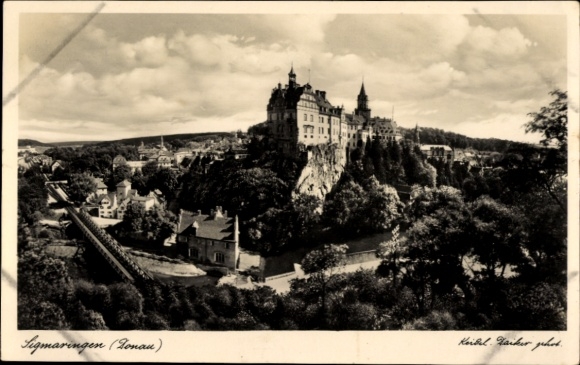 Ak Sigmaringen an der Donau, Burg  Donau, Landschaft, Wolken, Foto