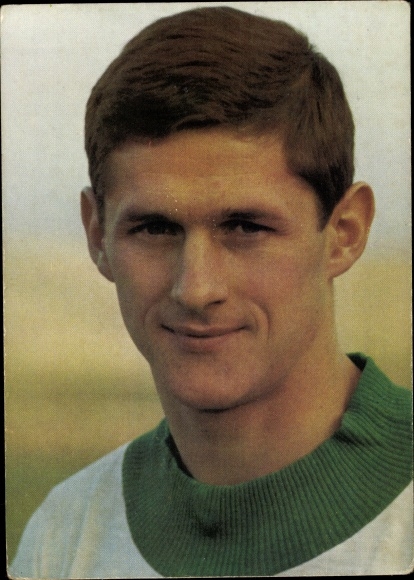 Postcard soccer player Max Lorenz, portrait, Aral collection picture