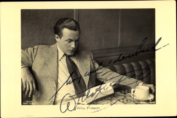 Ak Schauspieler Willy Fritsch, Ross Verlag 7271 1, UFA Verlag, Buch lesend, Autogramm