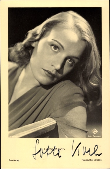 Postcard actress Lotte Koch, portrait, autograph