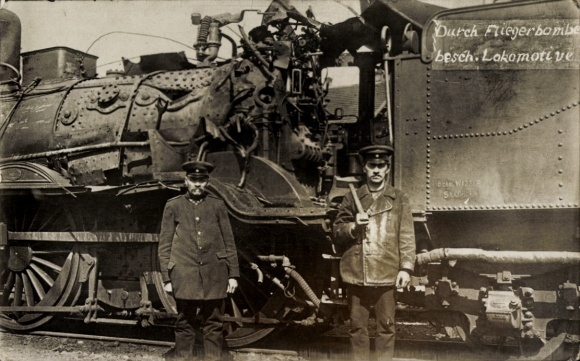 Photo Postcard Locomotive hit by aerial bomb, 1914
