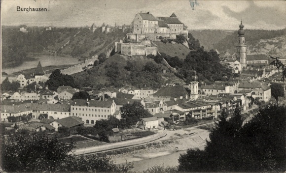 Postcard Burghausen an der Salzach Upper Bavaria, castle on the hill, river landscape, architecture, town