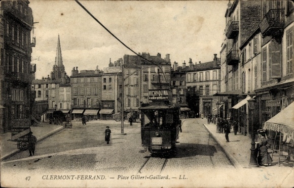 Postcard Clermont Ferrand Puy de Dôme, Gilbert Gaillard Square, tram