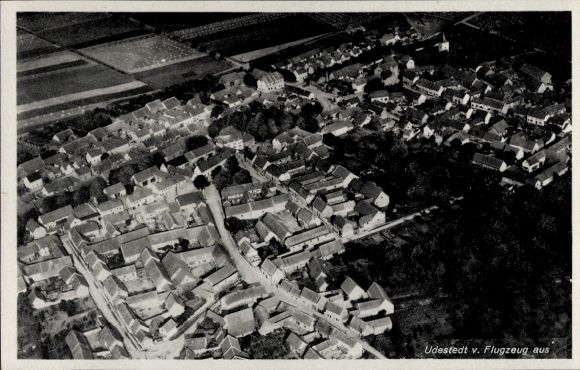 KP Udestedt w Turyngii, zdjęcie lotnicze malowniczego widoku wsi, 1944 r.