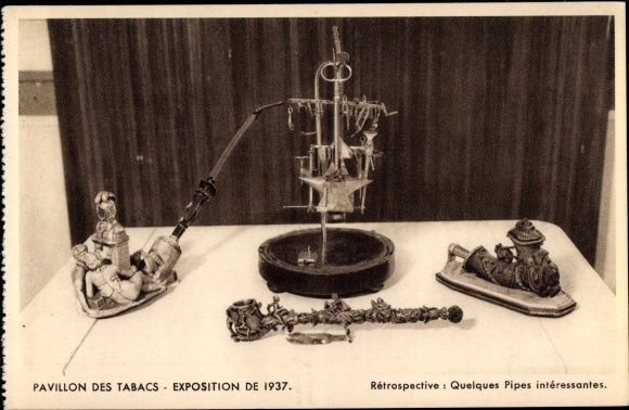 Postcard Paris, Exhibition of 1937, Pavilion des Tabacs, Retrospective, Some interesting Pipes