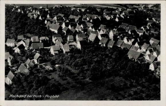 Ak Hochdorf (bei Horb) Nagold im Schwarzwald, Luftaufnahme von Hochdorf, Häuser mit spitzen Däche