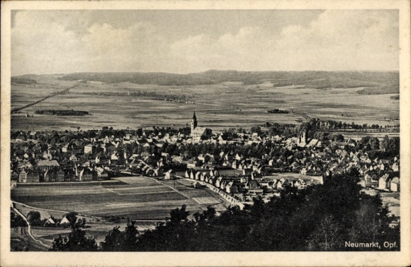 Ak Neumarkt in der Oberpfalz, Landschaftsansicht, Stadtansicht, Kirche, Gebäude