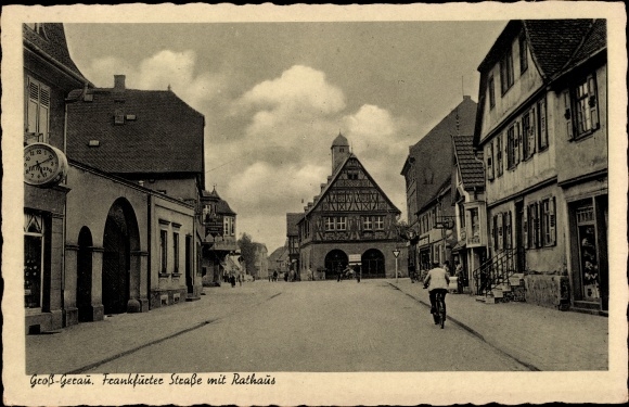 Postcard Groß Gerau in Hesse, Frankfurter Strasse with town hall, clock