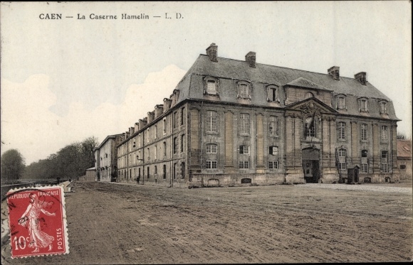 Postcard Caen Calvados, La Caserne Hamelin, overall view