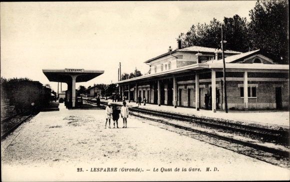 Postcard Lesparre Medoc Gironde, The Quai de la Gare, Bahnhof, Gleisseite