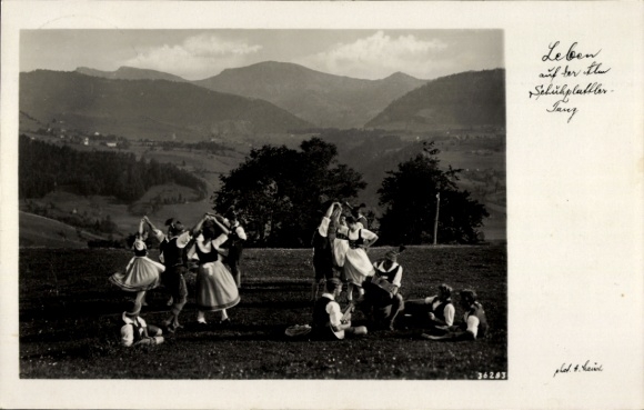 Postcard Oberstaufen in the Allgäu, life on the alpine pastures. Schuhplattler dance on the Breitach-Alpe.