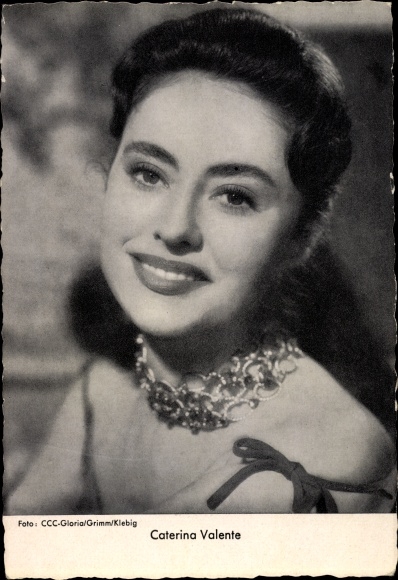 Postcard actress Caterina Valente, portrait