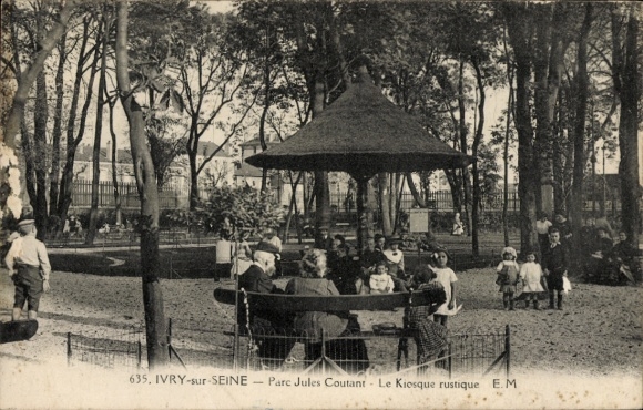 Ak Ivry sur Seine Val de Marne, Parc Jules Coutant, Kiosque rustique