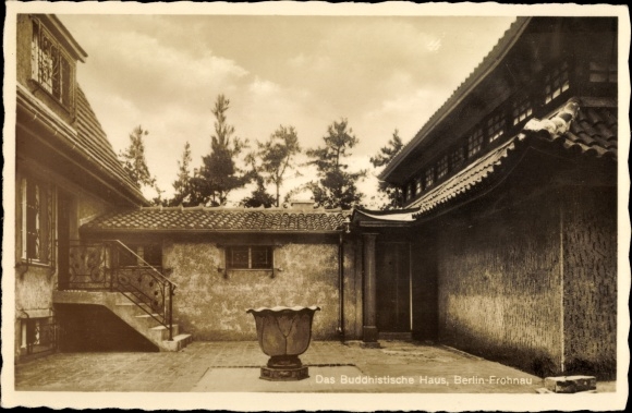 PC Berlin Reinickendorf Frohnau, The Buddhist House, courtyard